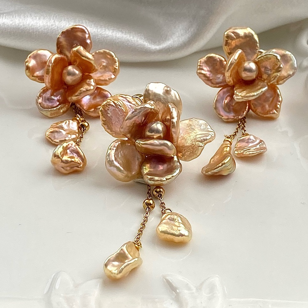 S43-Premium Gold Flower Petal Pearl Detachable Pendant And Earring Set